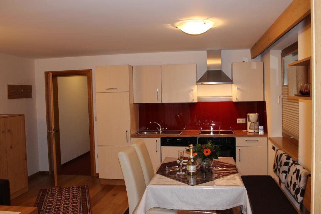 Appartements Zerzer Ried im Oberinntal Quarto foto