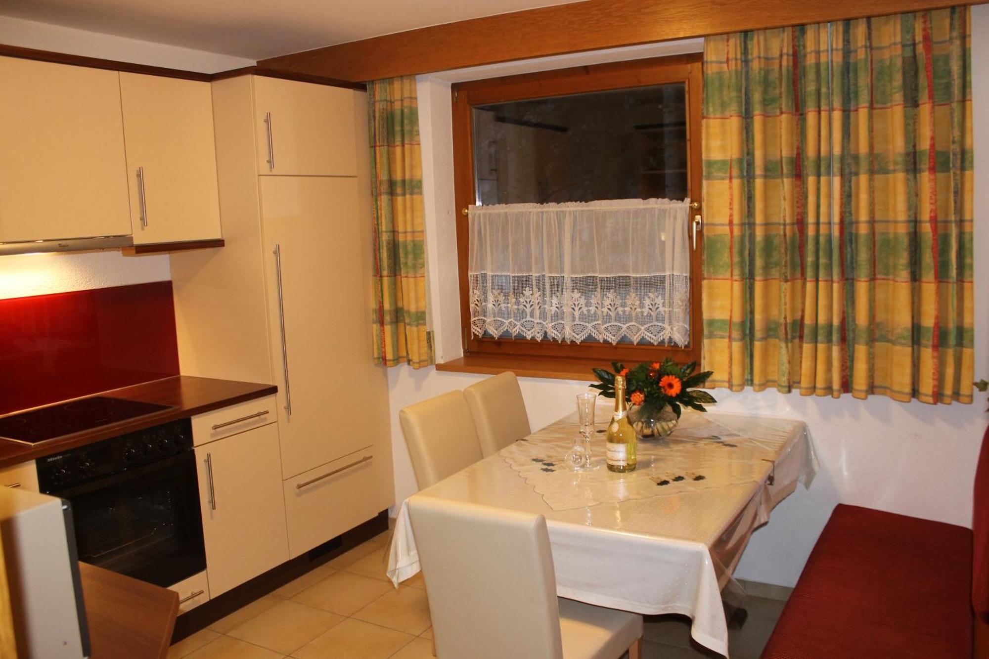 Appartements Zerzer Ried im Oberinntal Quarto foto