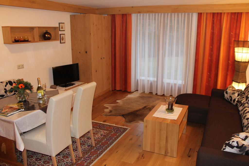 Appartements Zerzer Ried im Oberinntal Quarto foto